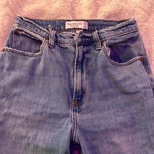 Abercrombie & Fitch ankle straight, high rise super cute stitching at the bottom